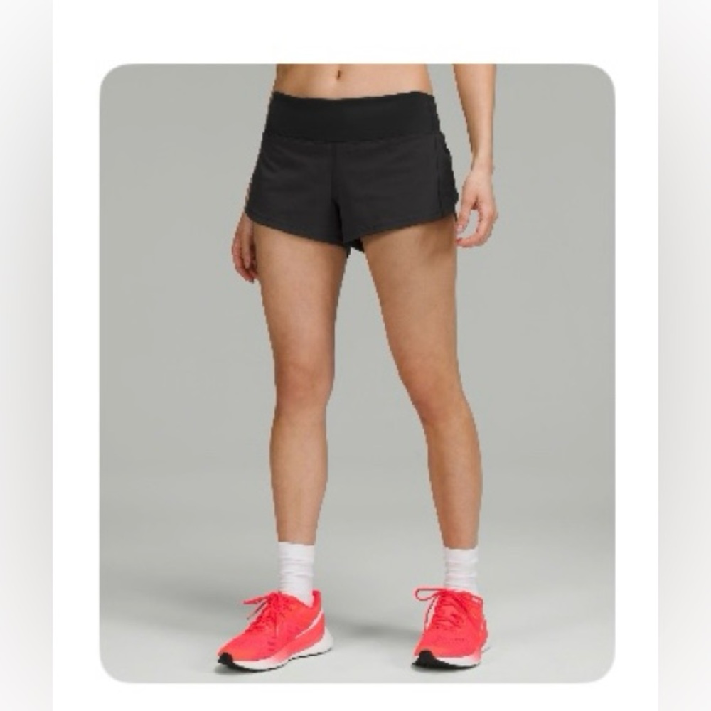 Lululemon Speed Up Low Rise short. Size 6. Black.
